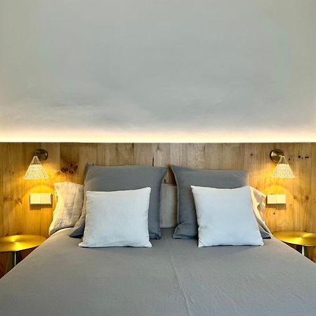 Acogedor Atico Con Piscina Y Vistas Al Mar Lejlighed Roses Eksteriør billede